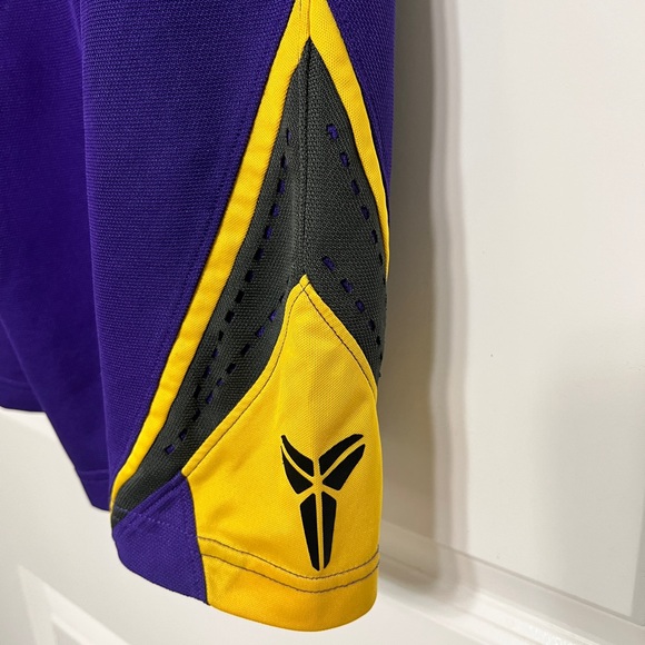 Nike Kobe Bryant dri-fit athletic shorts - Picture 4 of 9